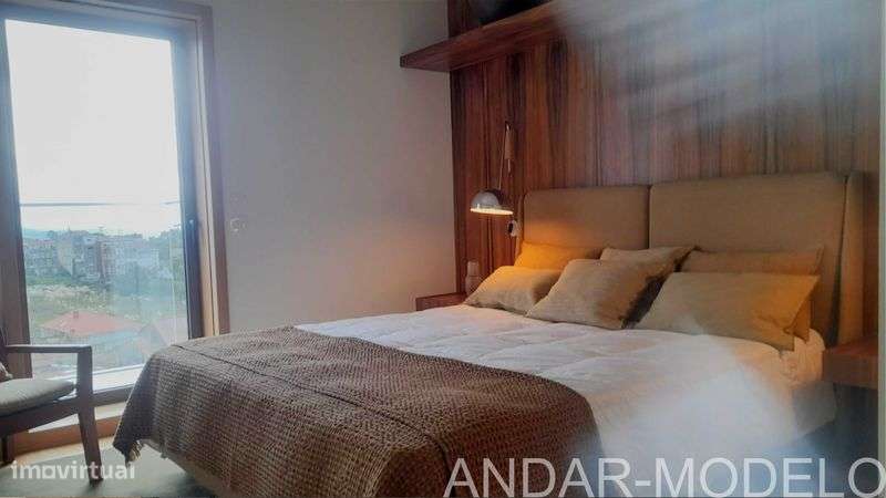 Vende T1+1 com Lugar de Garagem e Arrumo Novo na Fontinha, Porto - Grande imagem: 5/12