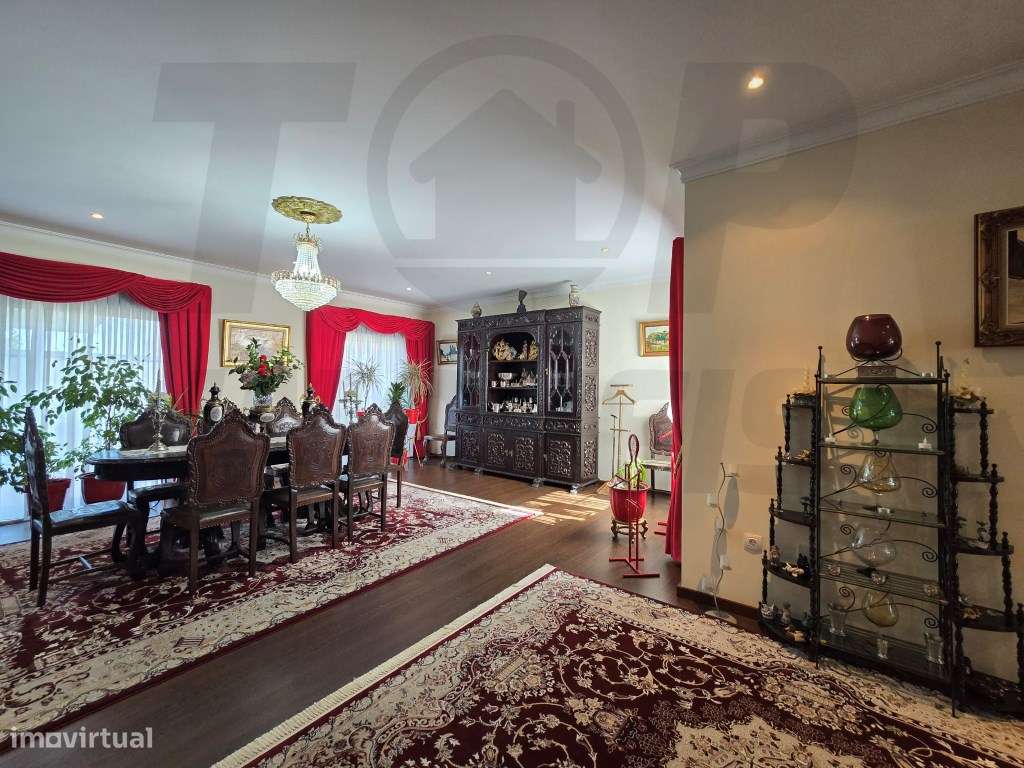 MORADIA V6 INDEPENDENTE - CENTRO DE PAREDES - 550.000€ - Grande imagem: 5/50