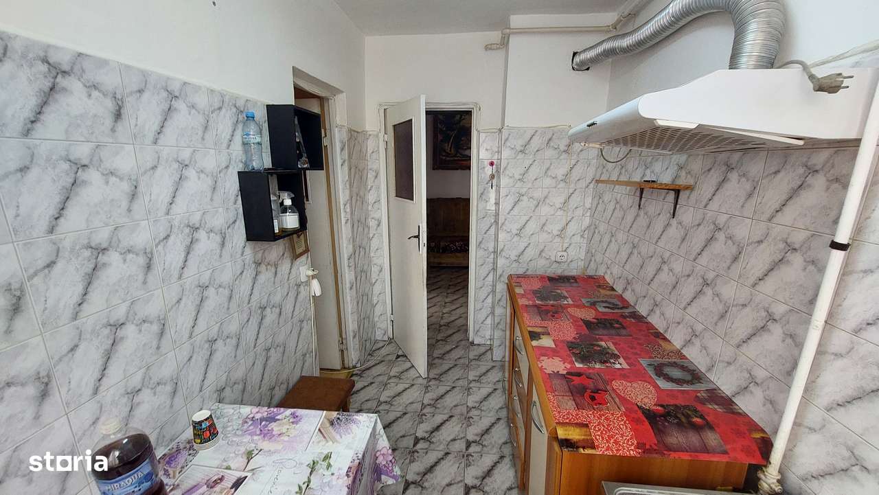 Apartament 3 camere, etaj 3, între două școli , Mioveni-3