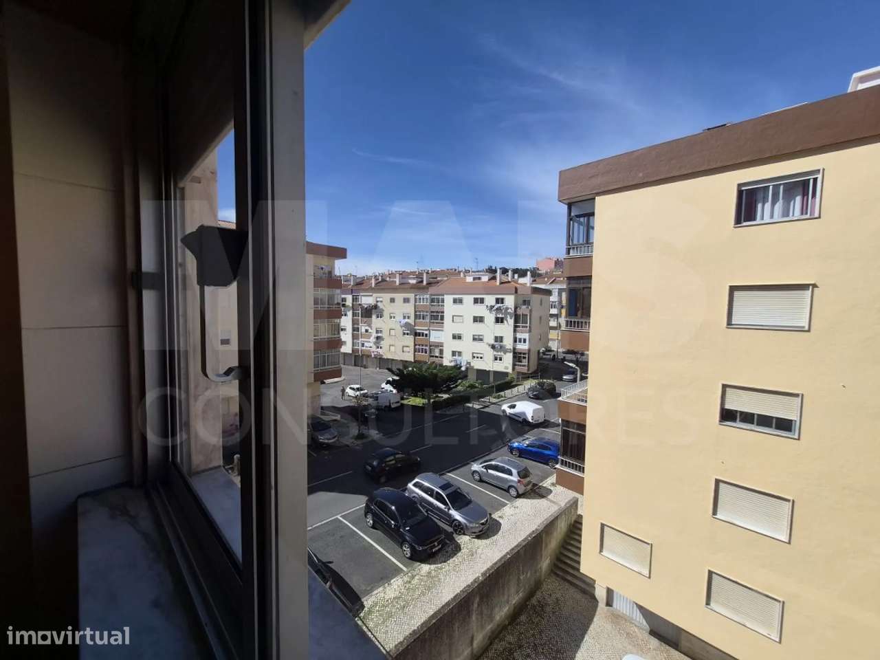 Apartamento de 3 Assoalhadas com Varanda na Serra da Mina-8