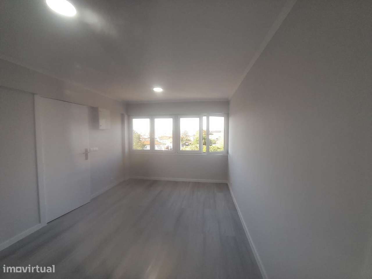 T2 na Pontinha - Totalmente remodelado - a 10 minutos do metro - Grande imagem: 5/24