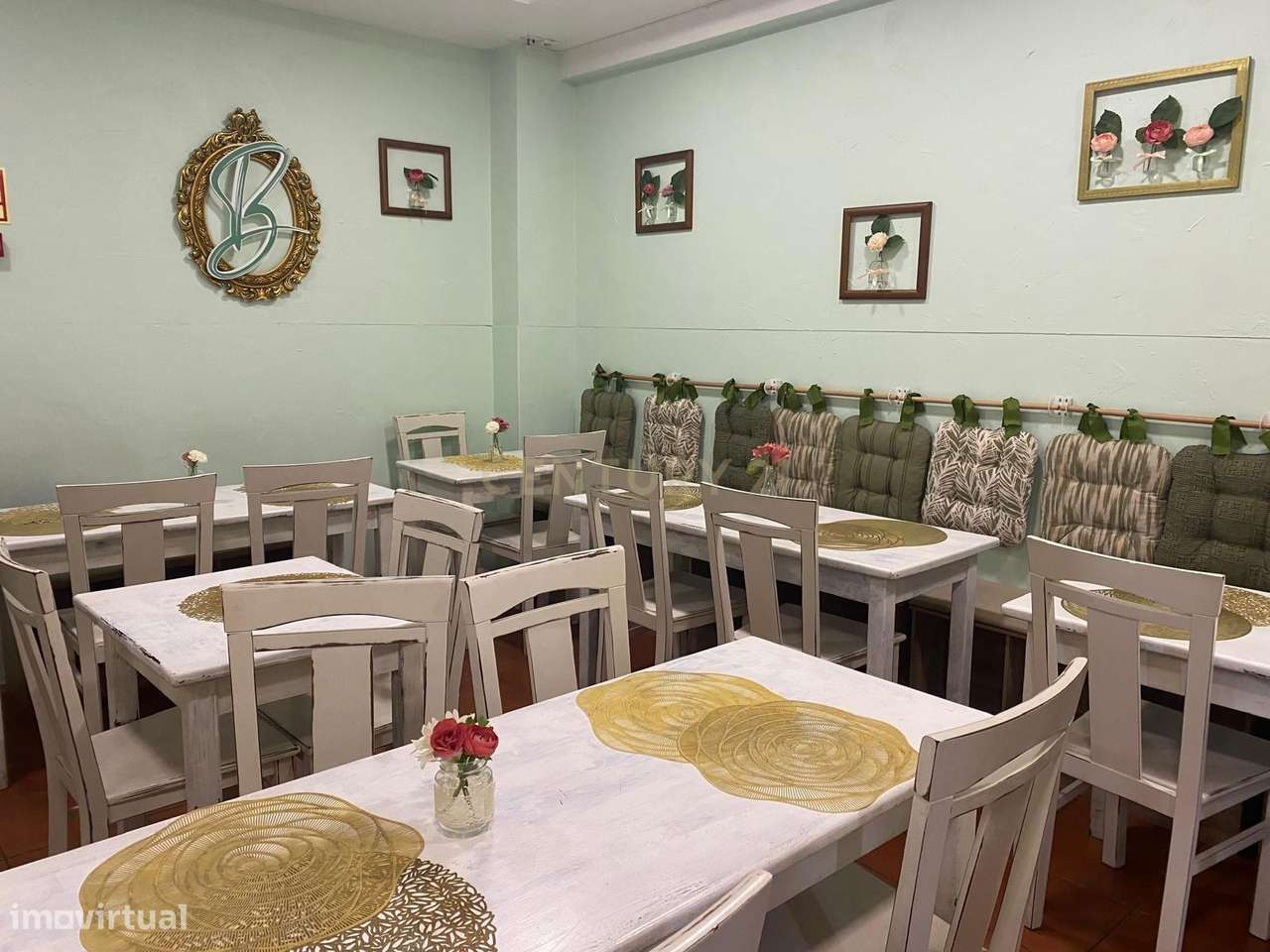 Restaurante em São Domingos de Benfica com faturação ativa e clientela-0