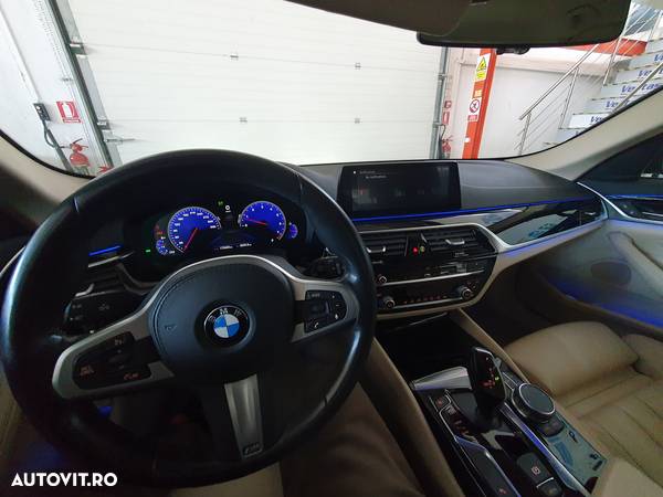 BMW Seria 5 520i Touring Aut. Luxury Line - 37