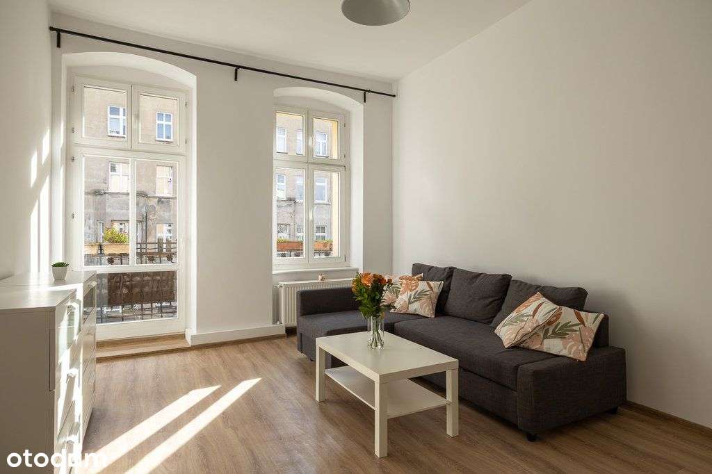 Pięknie doświetlone mieszkanie w kamienicy | film-3