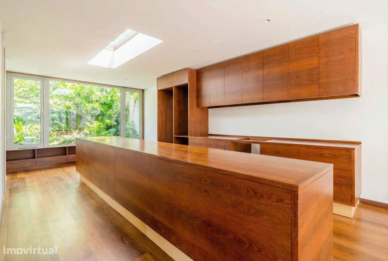 Moradia independente à venda na Foz Velha-8