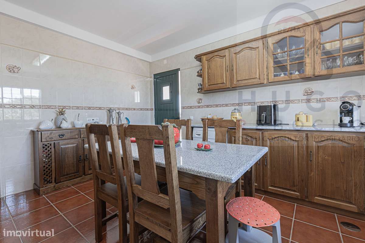 Quinta com 1,425 ha em Redondo-38