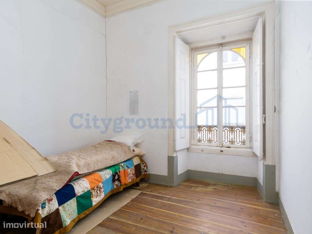 Prédio para renovar junto à praia de São Martinho do Porto-14