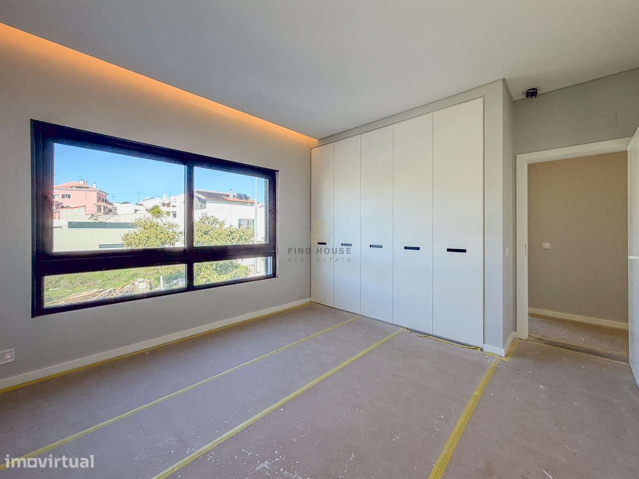 Vende-se Moradia T4 com jardim em Albarraque-27