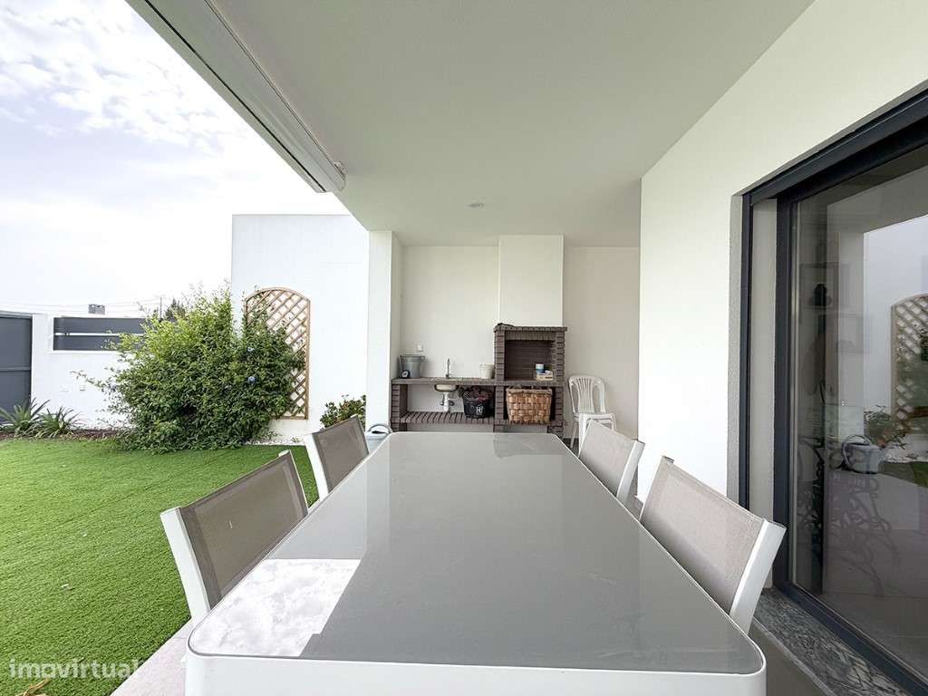 Moradia T4 térrea com 230m2 em condomínio privado, Azeitão-33