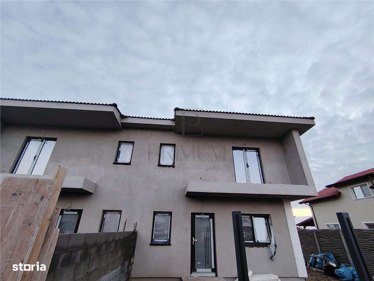 Duplex spatios - zid dublu despartitor - zona in plina dezvoltare. - Imagine principală: 2/4