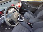 Volkswagen Passat 2.0 TDI DPF Sportline - 2