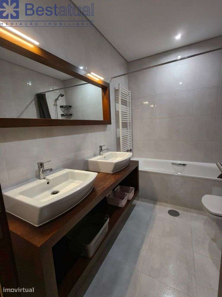 T4 com 186 m2 + Terraço com 186 m2 - Junto ao Centro-50