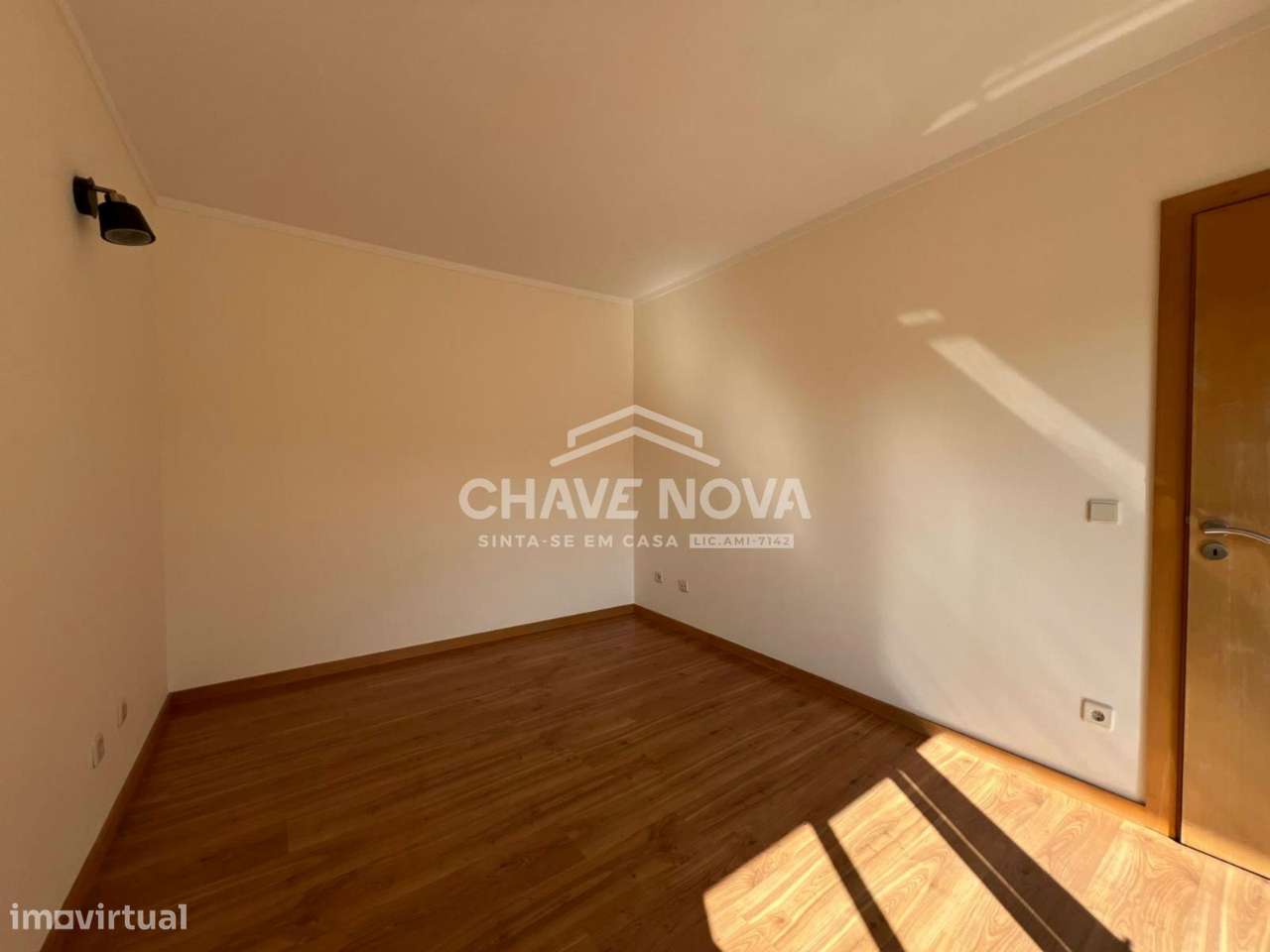 T2 c/ Lugar de Garagem em Canelas (Edifício Prestige) - Grande imagem: 5/18