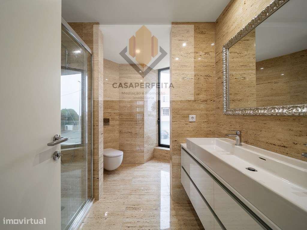 Luxuosa Moradia T4 a 150 metros da Praia - Madalena-43