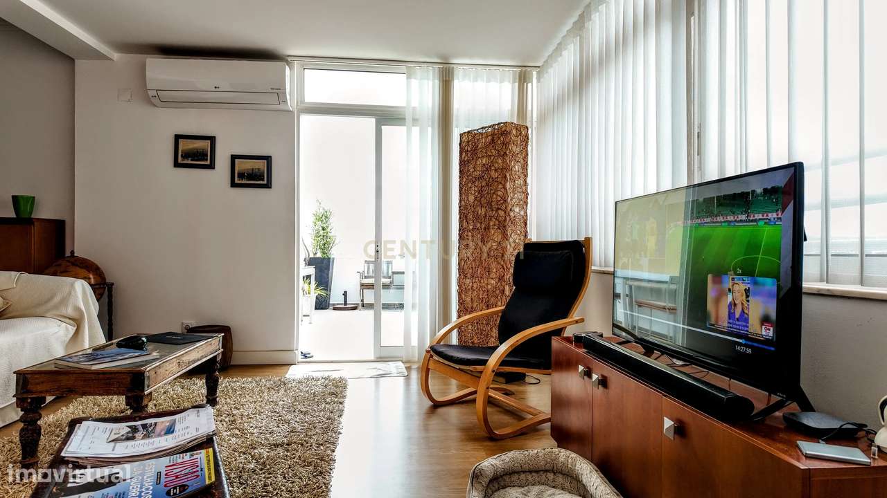 Oportunidade Única: T4 Duplex Espaçoso, Luminoso e Bem Localizado Com - Grande imagem: 3/43