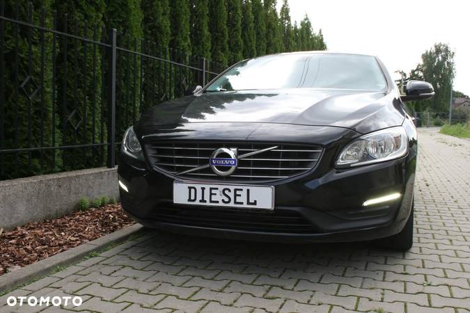 Volvo V60 D3 Drive-E Dynamic Edition (Momentum) - 17