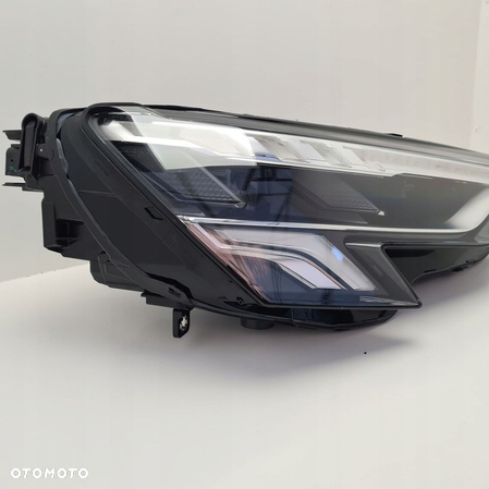 AUDI A3 8Y LAMPA PRZEDNIA PRAWA LED - 3