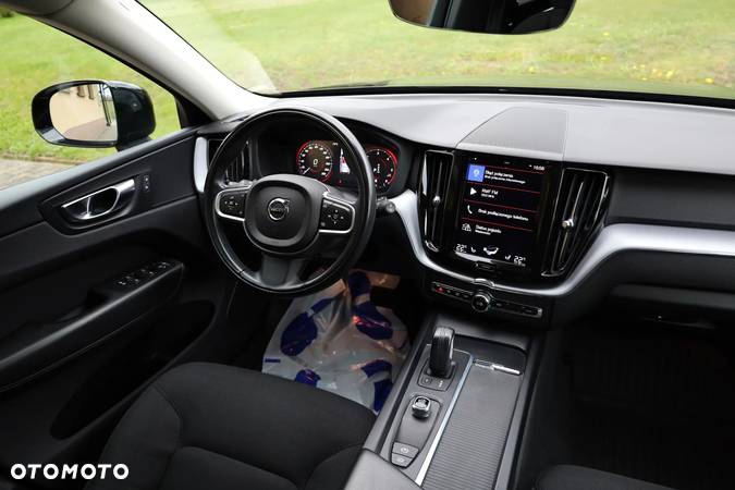 Volvo XC 60 B4 D AWD Momentum - 27