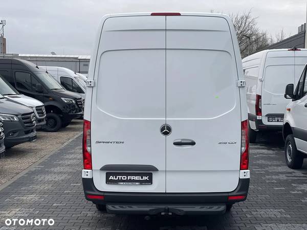 Mercedes-Benz Sprinter - 7