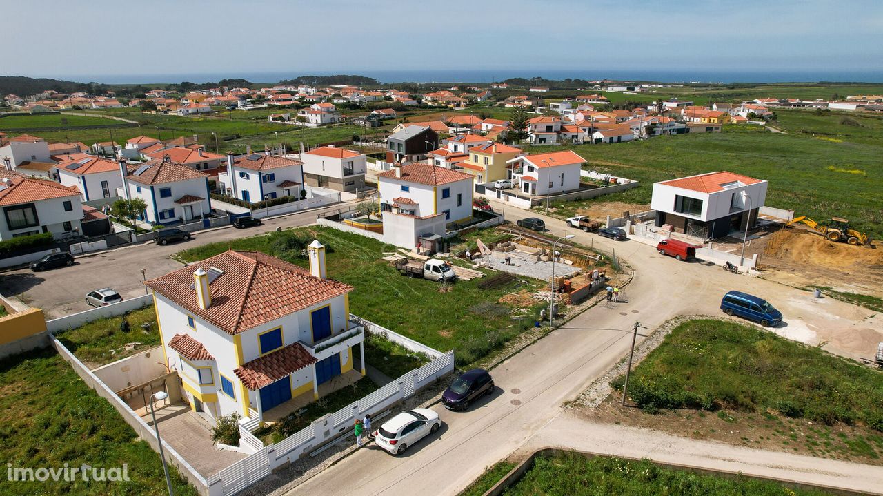 Excelente moradia isolada com vista desafogada perto das praias !