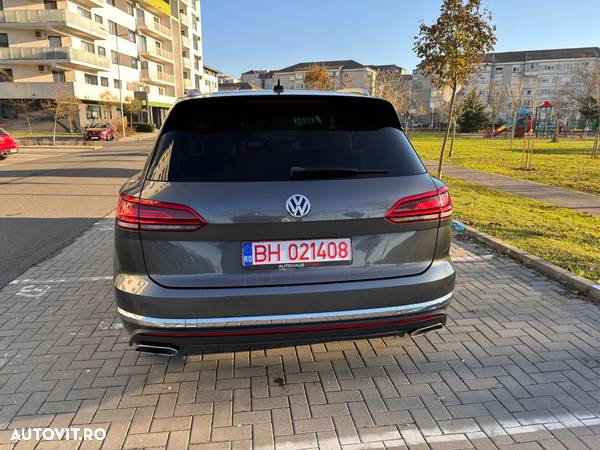 Volkswagen Touareg 3.0 V6 TDI 4Motion DPF Automatik Elegance - 6