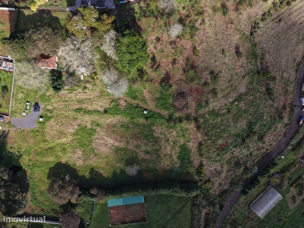 Moradia com terreno de 1.2 ha - Santo da Serra-8