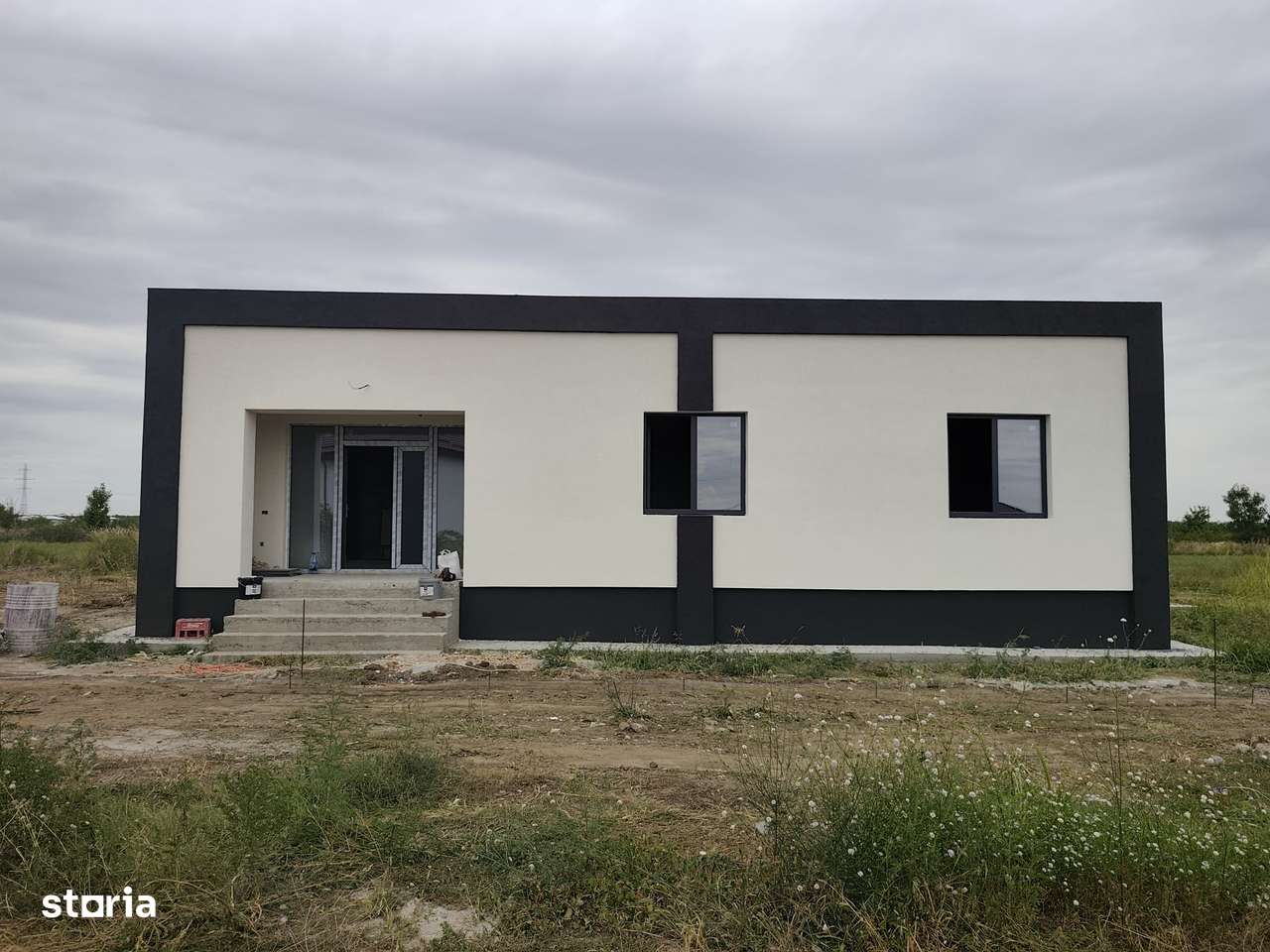 FARA COMISION Sabareni casa mare 3 camere 2 bai beci PARTER placa 500m-2