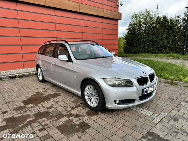 BMW Seria 3 320d DPF Touring - 2