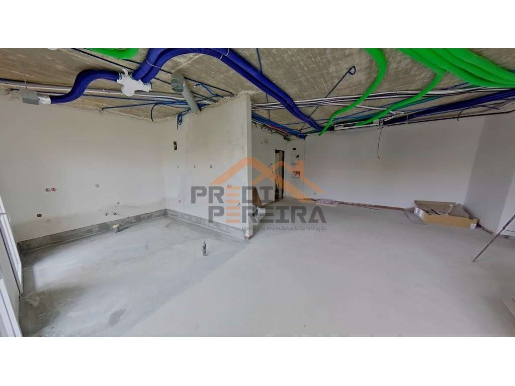 *NOVA CONSTRUÇÃO*
T3 situado em condomínio fechado, com varanda de... - Grande imagem: 3/27