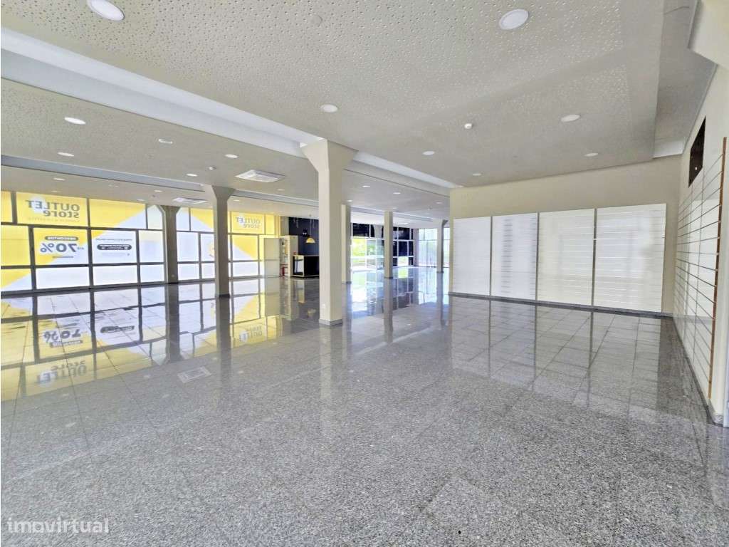 Loja no centro do Porto-5