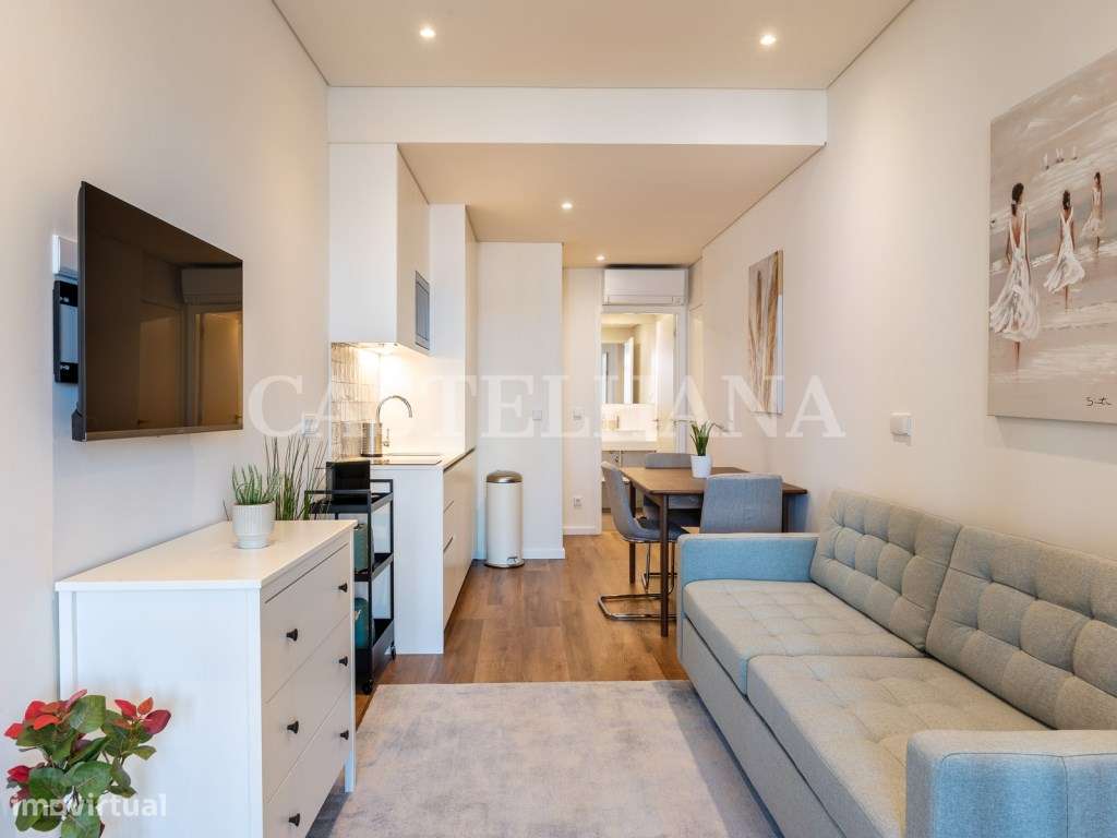 Apartamento T2 com varanda na zona histórica do Porto - Grande imagem: 4/54