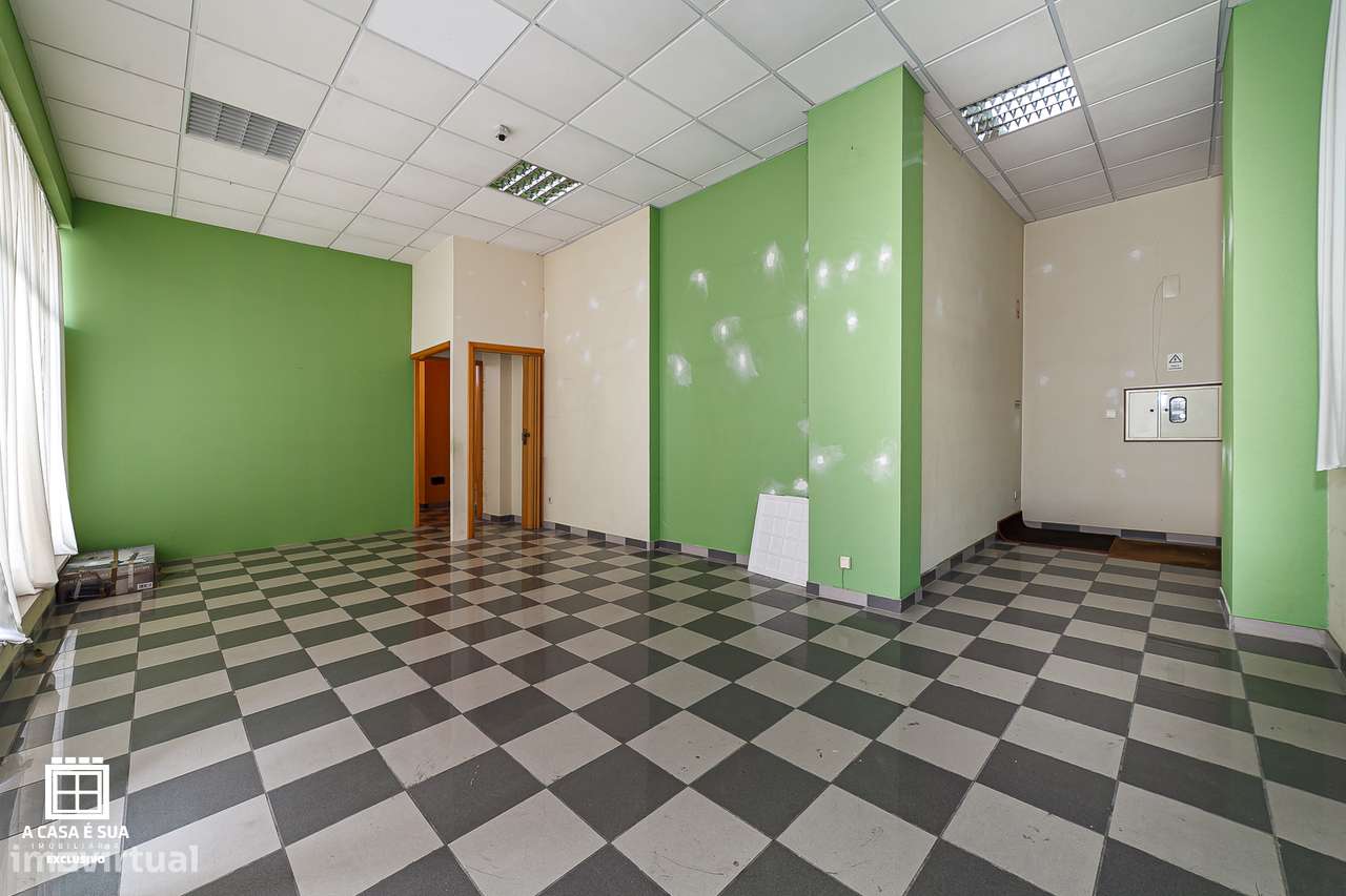 Loja em Esquina com Montra Dupla em Esmoriz, Ovar - Grande imagem: 3/7