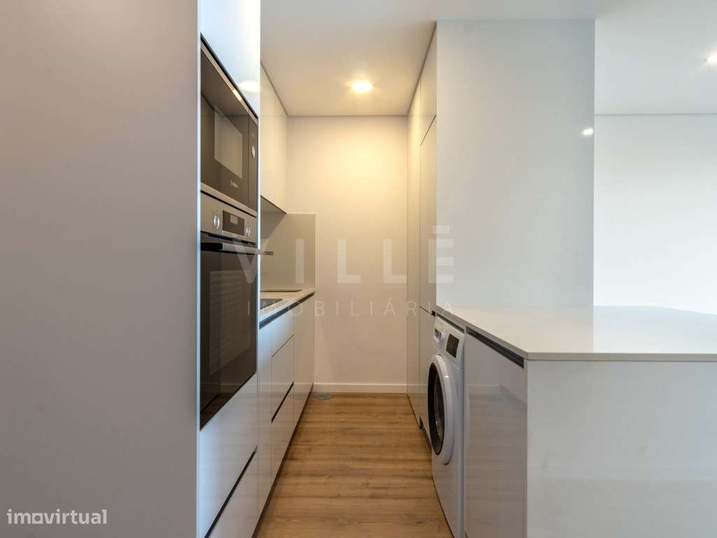Apartamento T1+1 | 3.º e Último Piso | Varanda | 1 Lugar de Garagem...-10