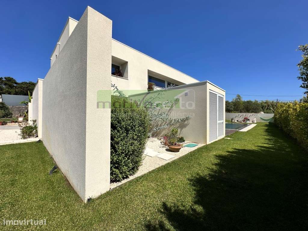Moradia Isolada T6+1 com Piscina e Vista Única para a Serra de Sint...-3
