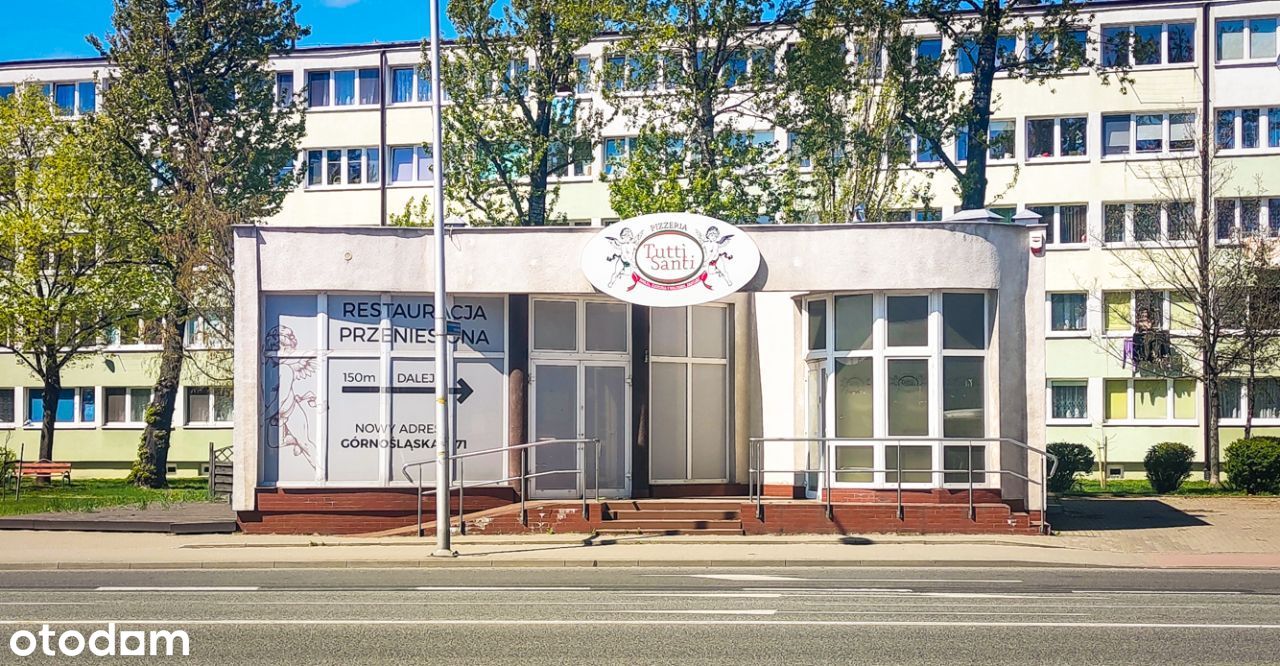 Budynek witrynowy przy ulicy Górnośląskiej.