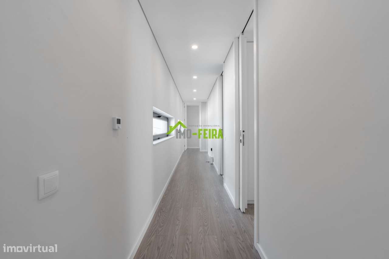 MORADIA LUXO COM PISCINA-13