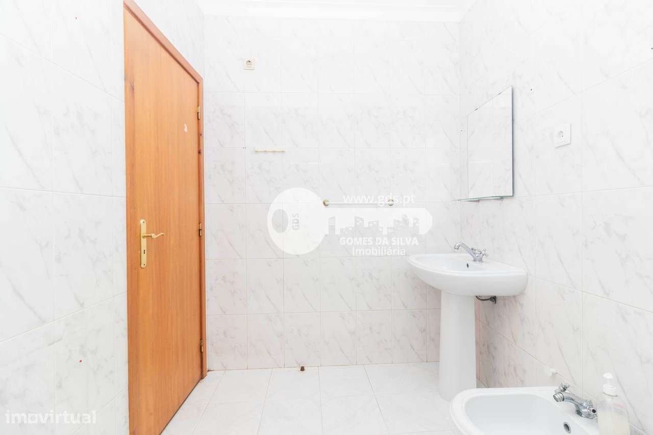 Apartamento T3 c/ suite na Rua Américo F. Carvalho-9