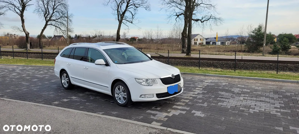 Skoda Superb 2.0 TDI Elegance DSG - 22