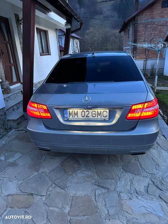 Mercedes-Benz E 200 CDI BlueEfficiency - 2