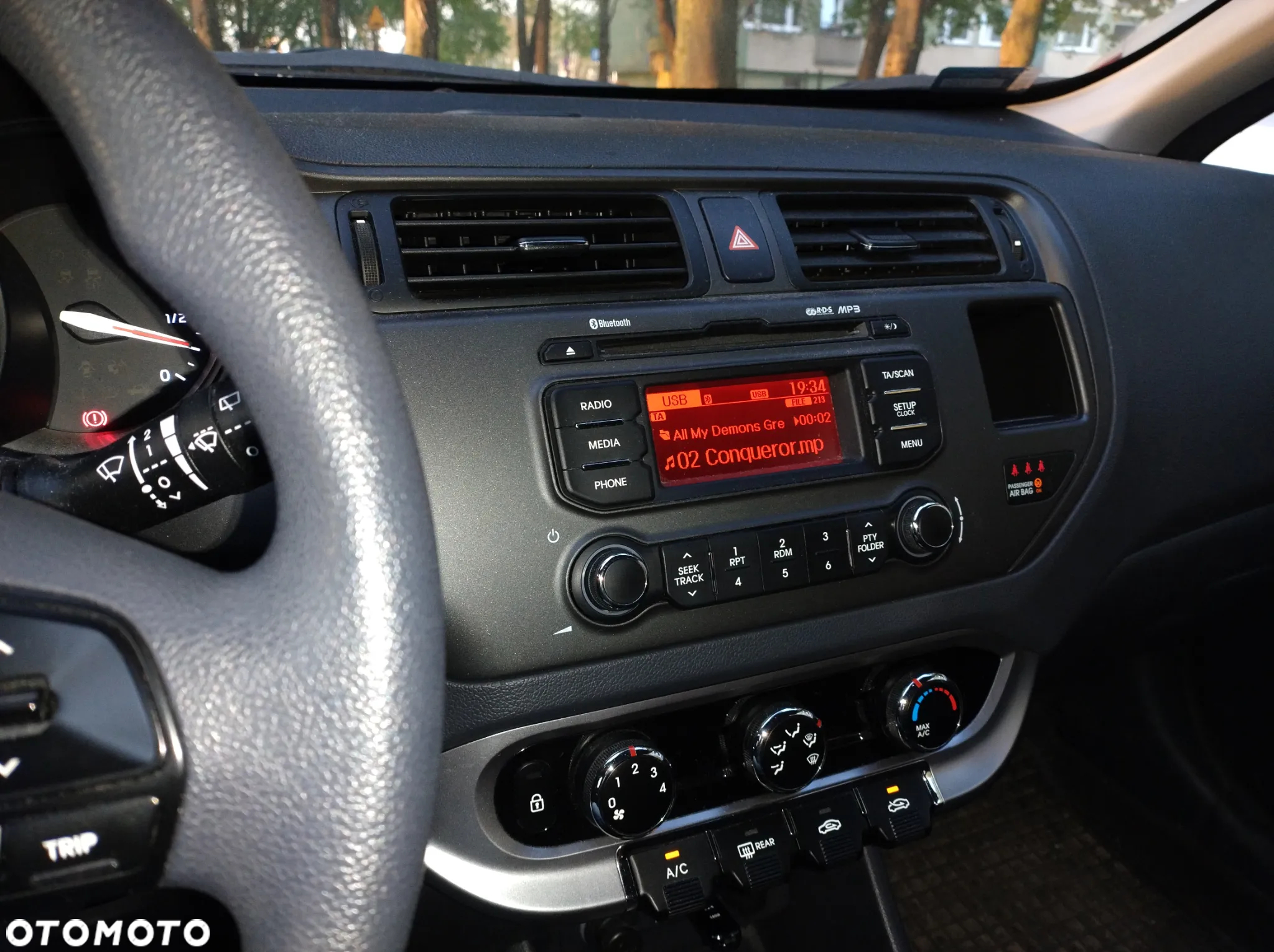 Kia Rio 1.2 L - 7