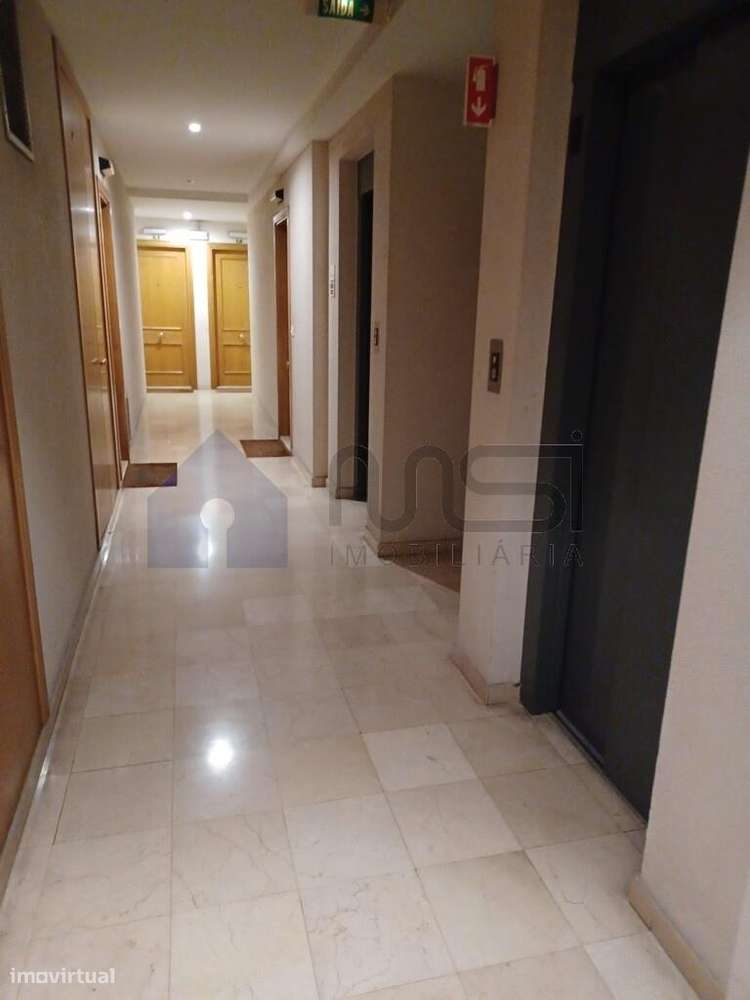 Apartamento T1 com lugar de garagem no Porto-5
