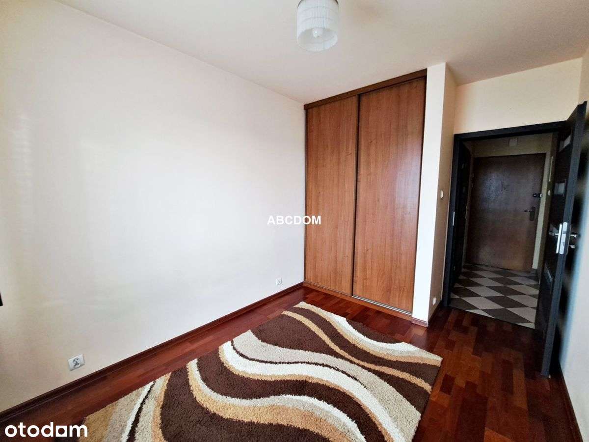 Płaszów - dwa pokoje, jasna kuchnia, 1 piętro-9