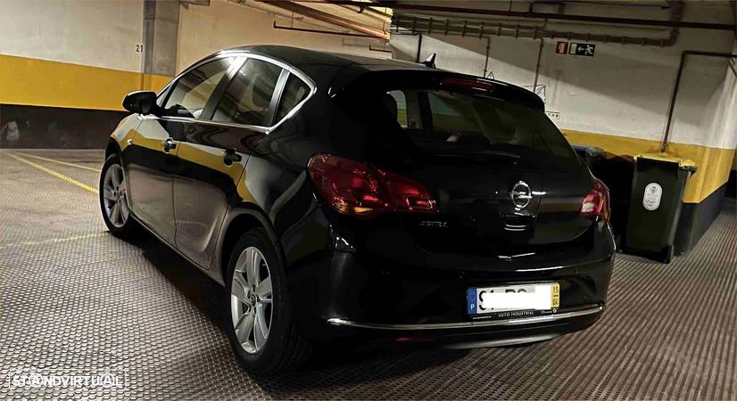 Opel Astra 1.4 Executive - 11
