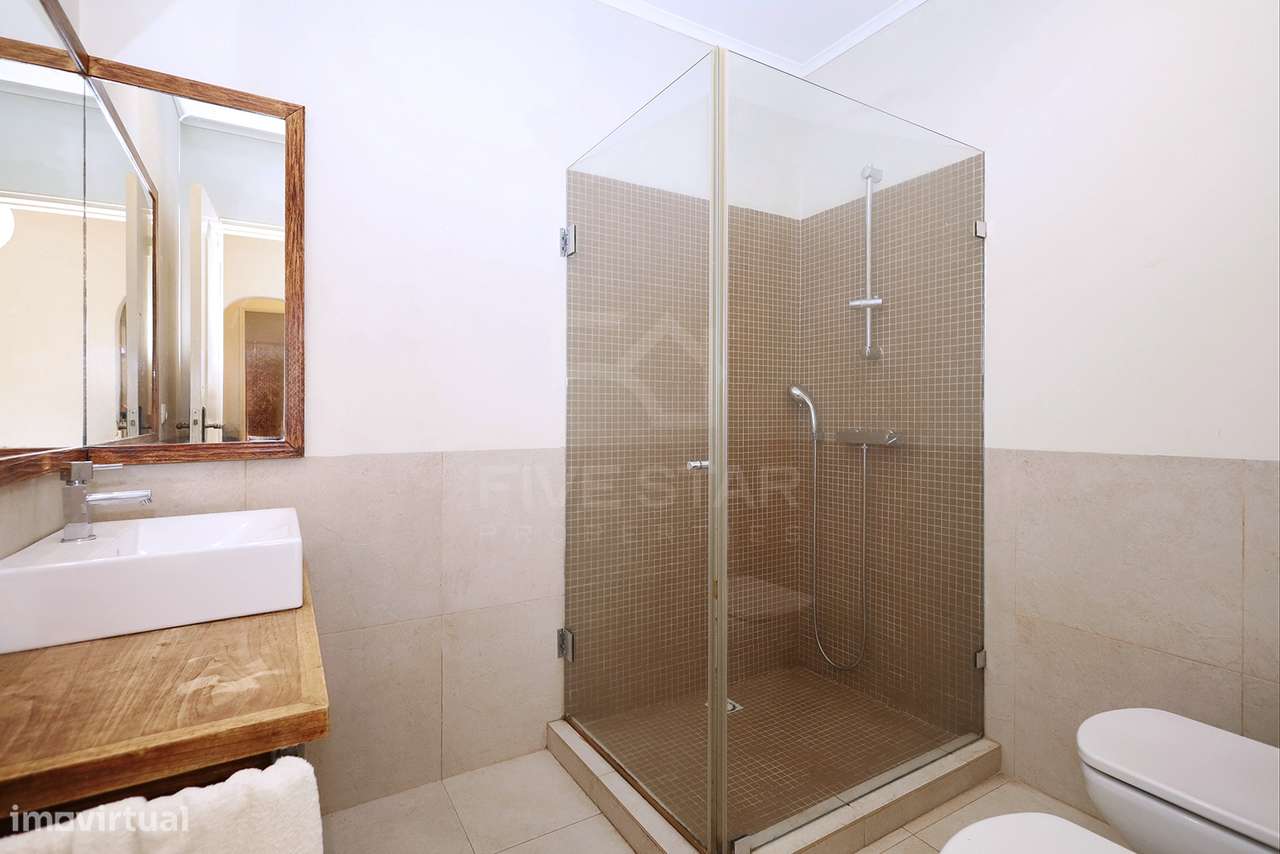 T4 Duplex - Parede - Vista Mar - Varanda - Garagem - Para Renovação-34