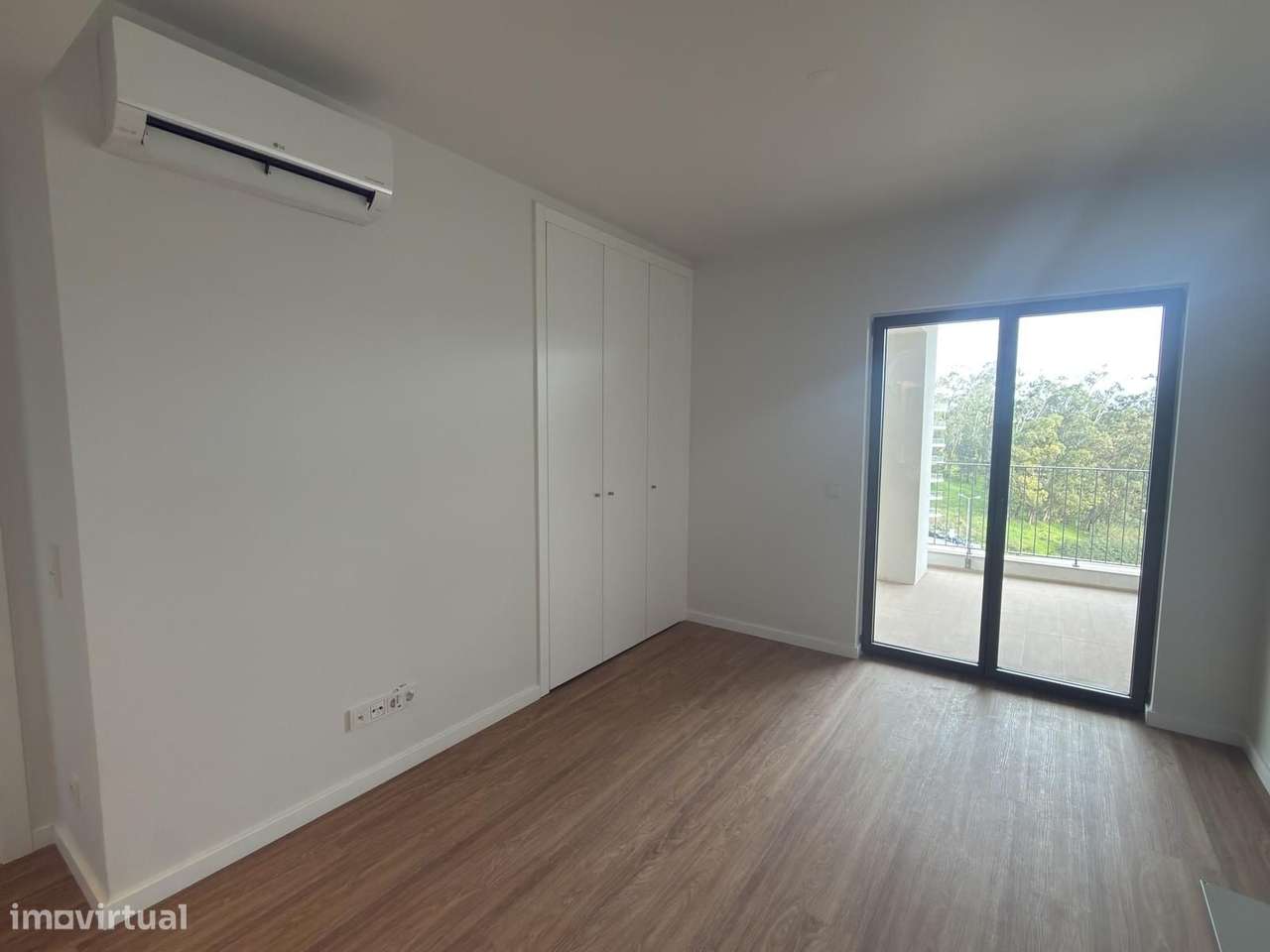 Apartamento T4 com jardim, Loures-10