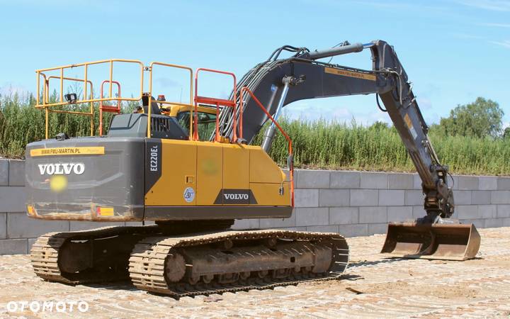 Volvo EC220EL - 16