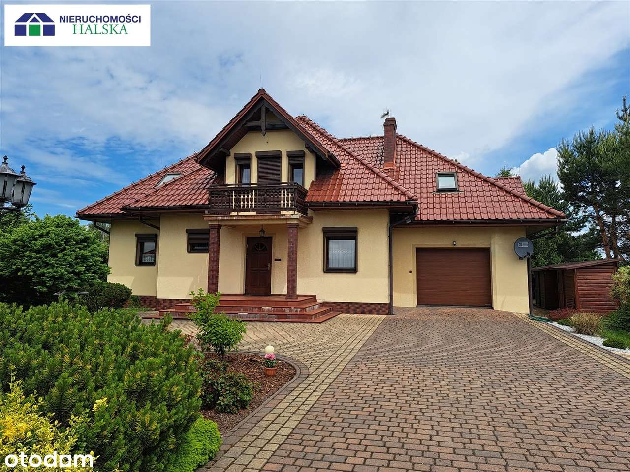 Dom na sprzedaż w mieście z dużą działką-0