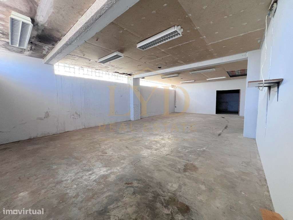 Espaço de Arrecadação e Arrumos com 570 m² em Penamaior, Paços de F...-11