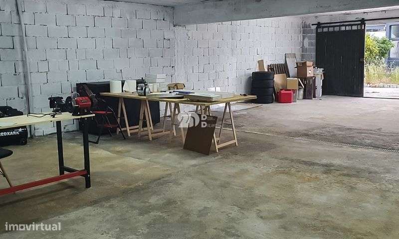 Armazém com 135m², localizado na freguesia de Landim, em Vila Nova de - Grande imagem: 5/8