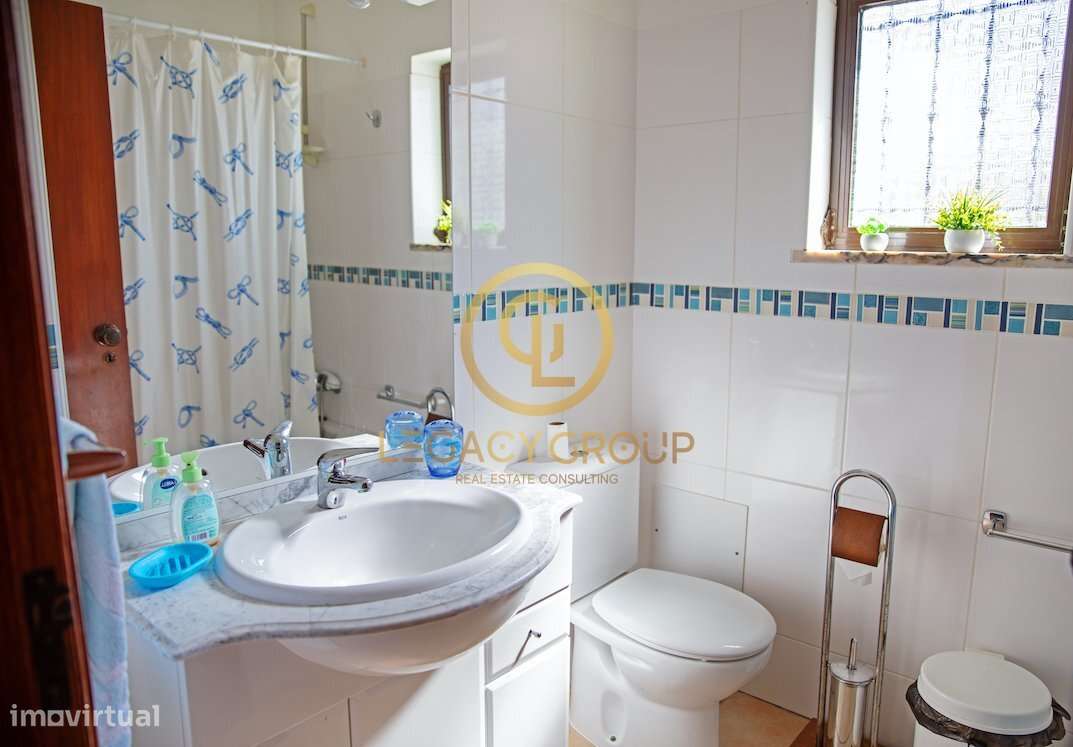 Exclusiva Moradia T3+1 mobilada, com 2 piscinas a apenas 5 minutos...-8